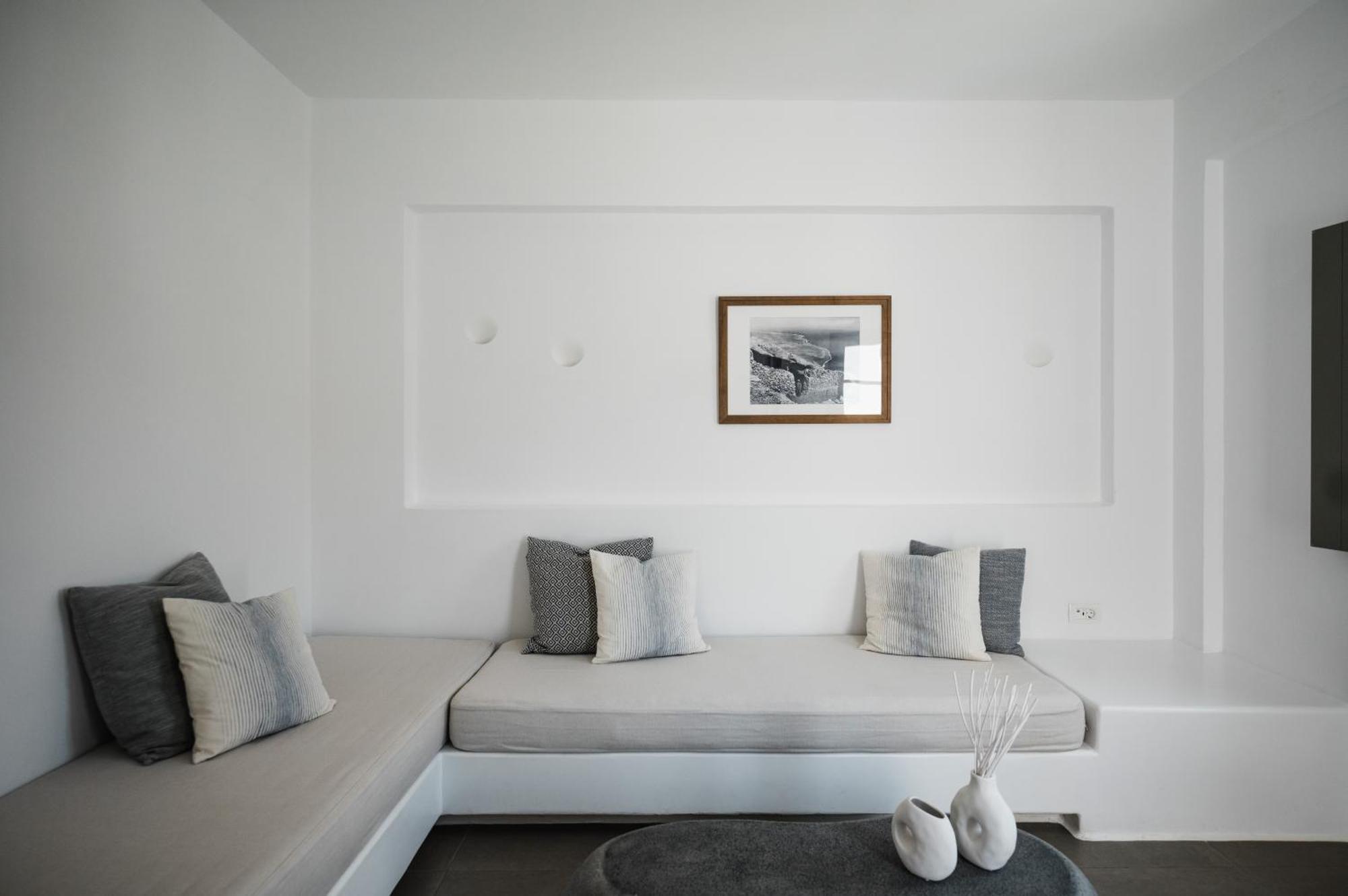 Amphitrite Suites Santorini Vóthon 外观 照片