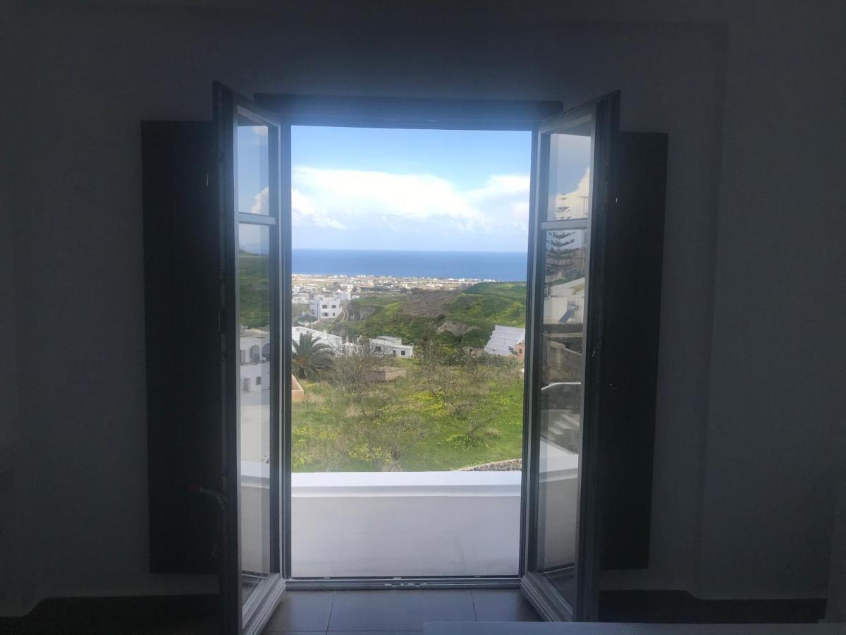 Amphitrite Suites Santorini Vóthon 外观 照片